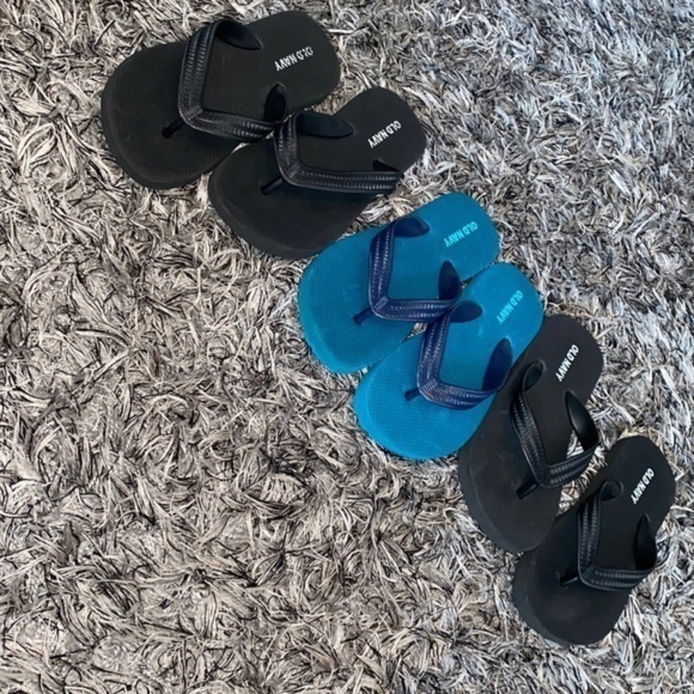 Toddler Old Navy flip flops all 10/11 EUC. Bundle & save!!!